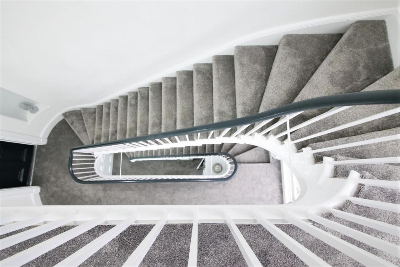 Margaret'S Terrace By Fortuna Property Cheltenham Luaran gambar