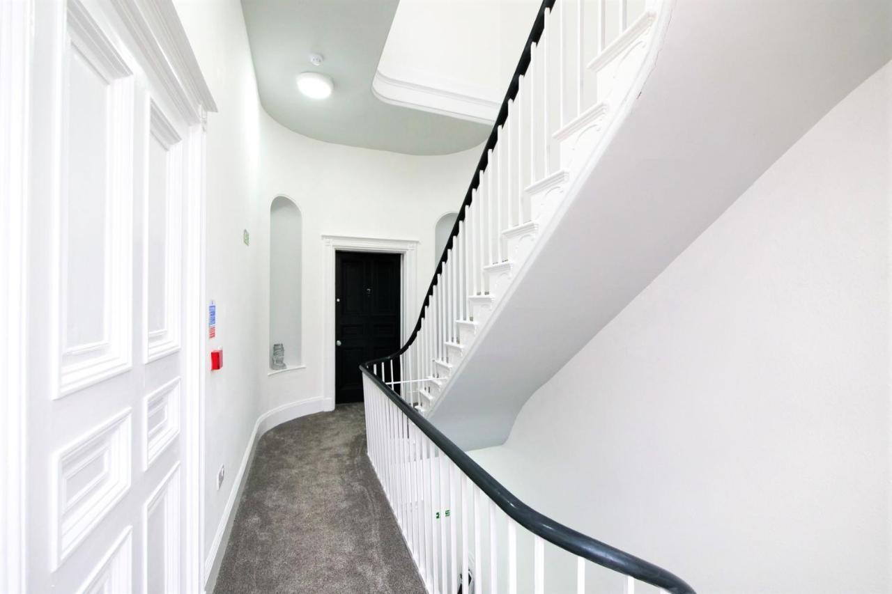 Margaret'S Terrace By Fortuna Property Cheltenham Luaran gambar