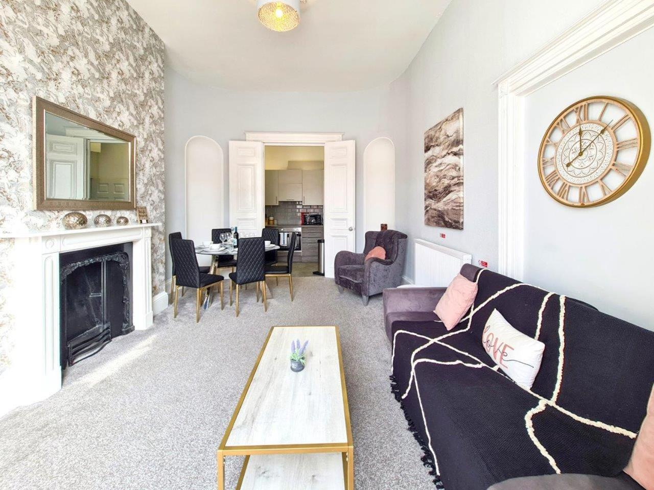 Margaret'S Terrace By Fortuna Property Cheltenham Luaran gambar