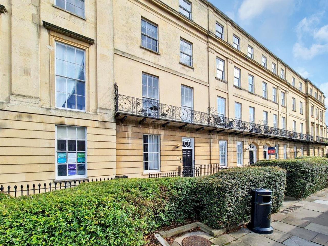 Margaret'S Terrace By Fortuna Property Cheltenham Luaran gambar