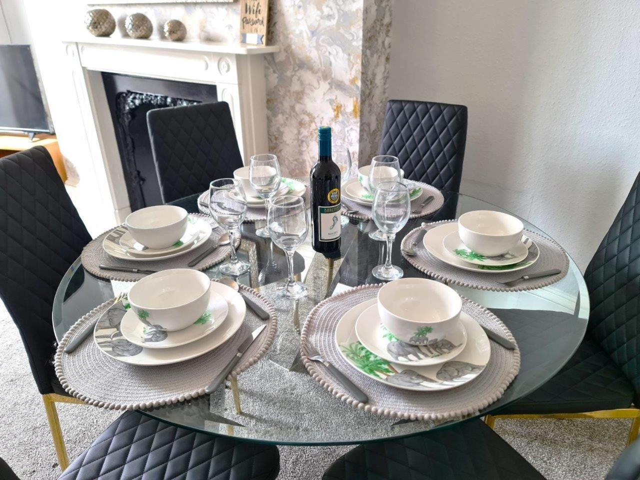 Margaret'S Terrace By Fortuna Property Cheltenham Luaran gambar