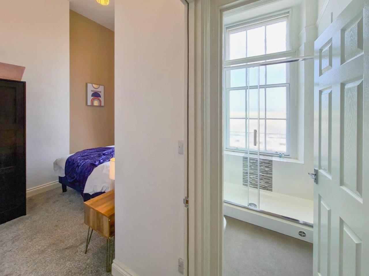 Margaret'S Terrace By Fortuna Property Cheltenham Luaran gambar