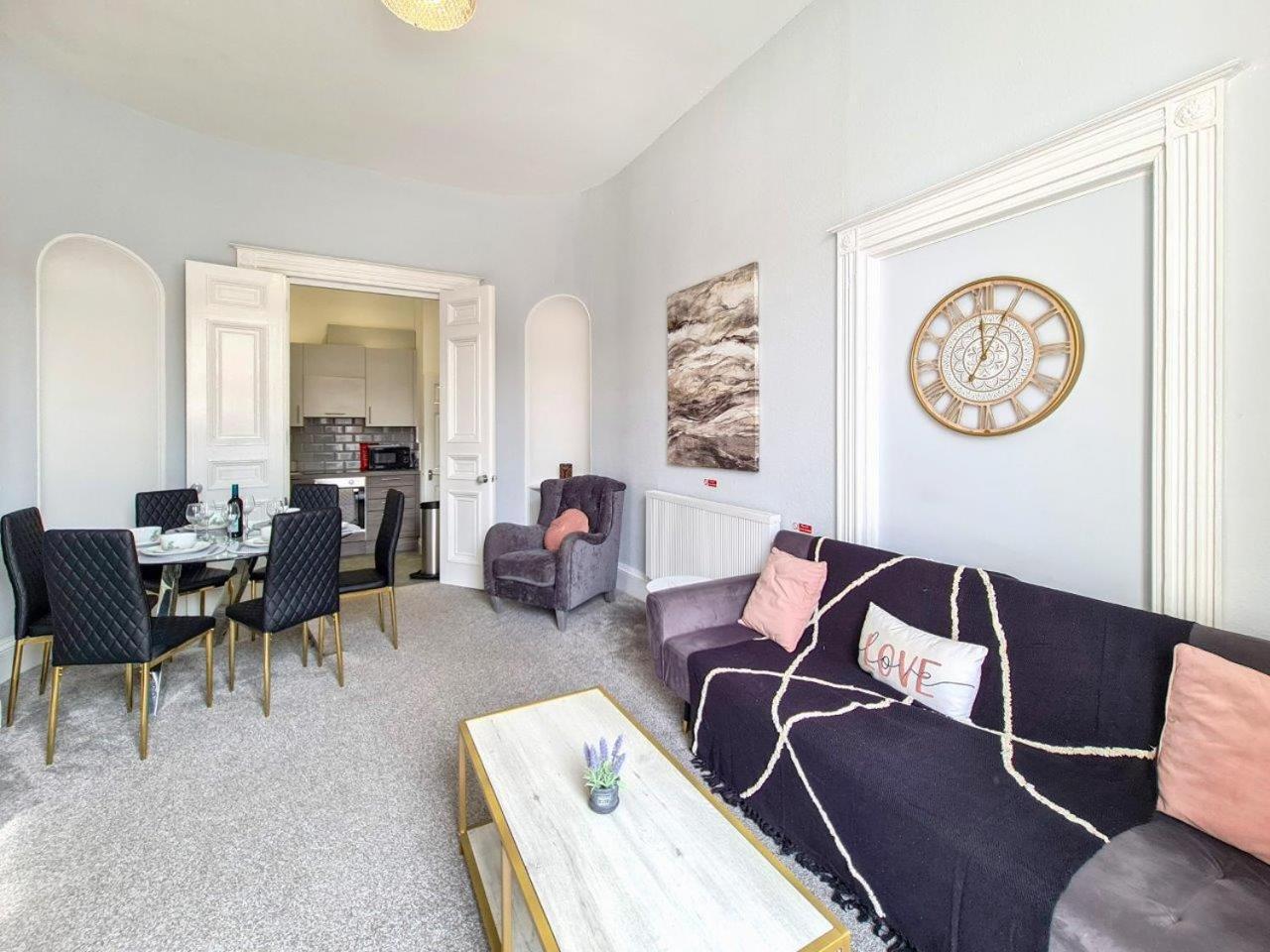 Margaret'S Terrace By Fortuna Property Cheltenham Luaran gambar